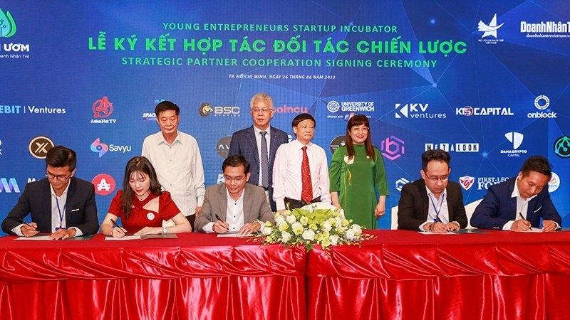 young entrepreneurs startup incubator launched in hcmc